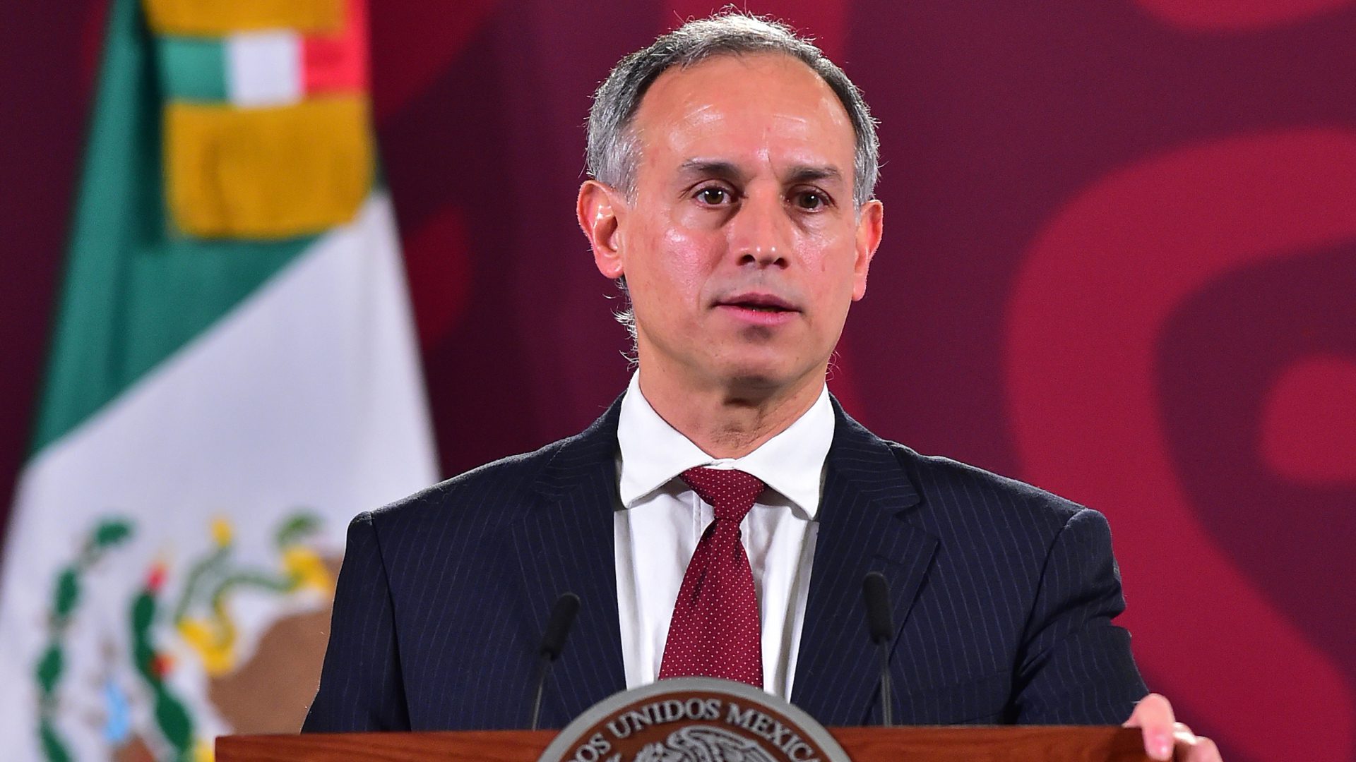 La FGR deberá abrir una carpeta de investigación para el subsecretario de salud, Hugo López-Gatell. Foto: Twitter @HLGatell